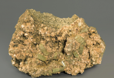 Апатит, кристалл - «globural.ru» - Архангельск